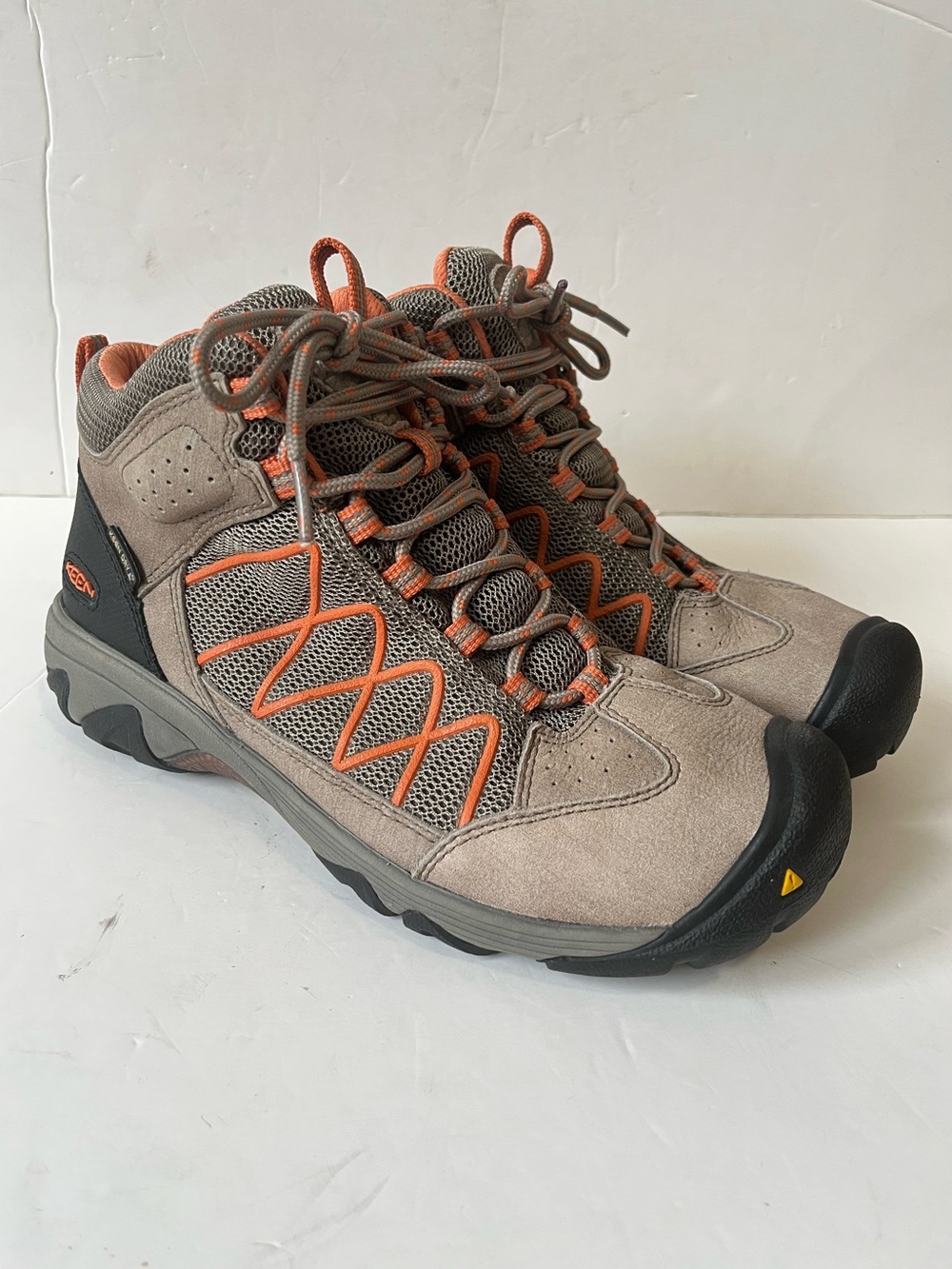 KEEN Verdi II Mid tan waterproof hiking boots women’s size 8